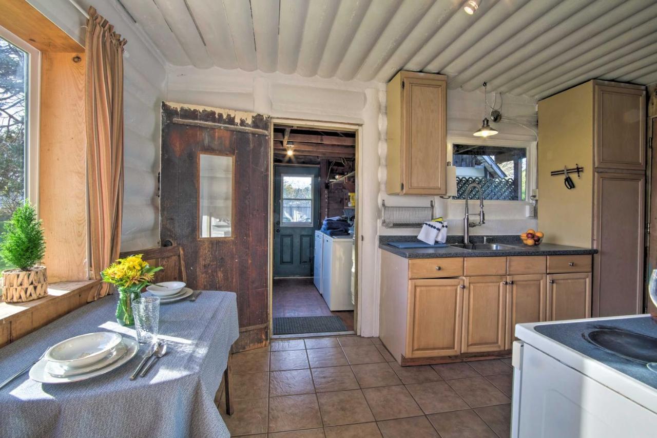 Holiday home Unique Dog-friendly Log Short Walk To Ocean *